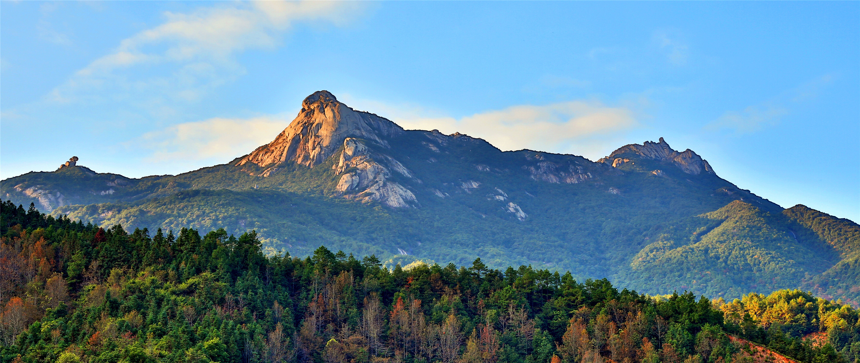 53.优秀奖-云髻山秋韵（黄小庆摄）.jpg