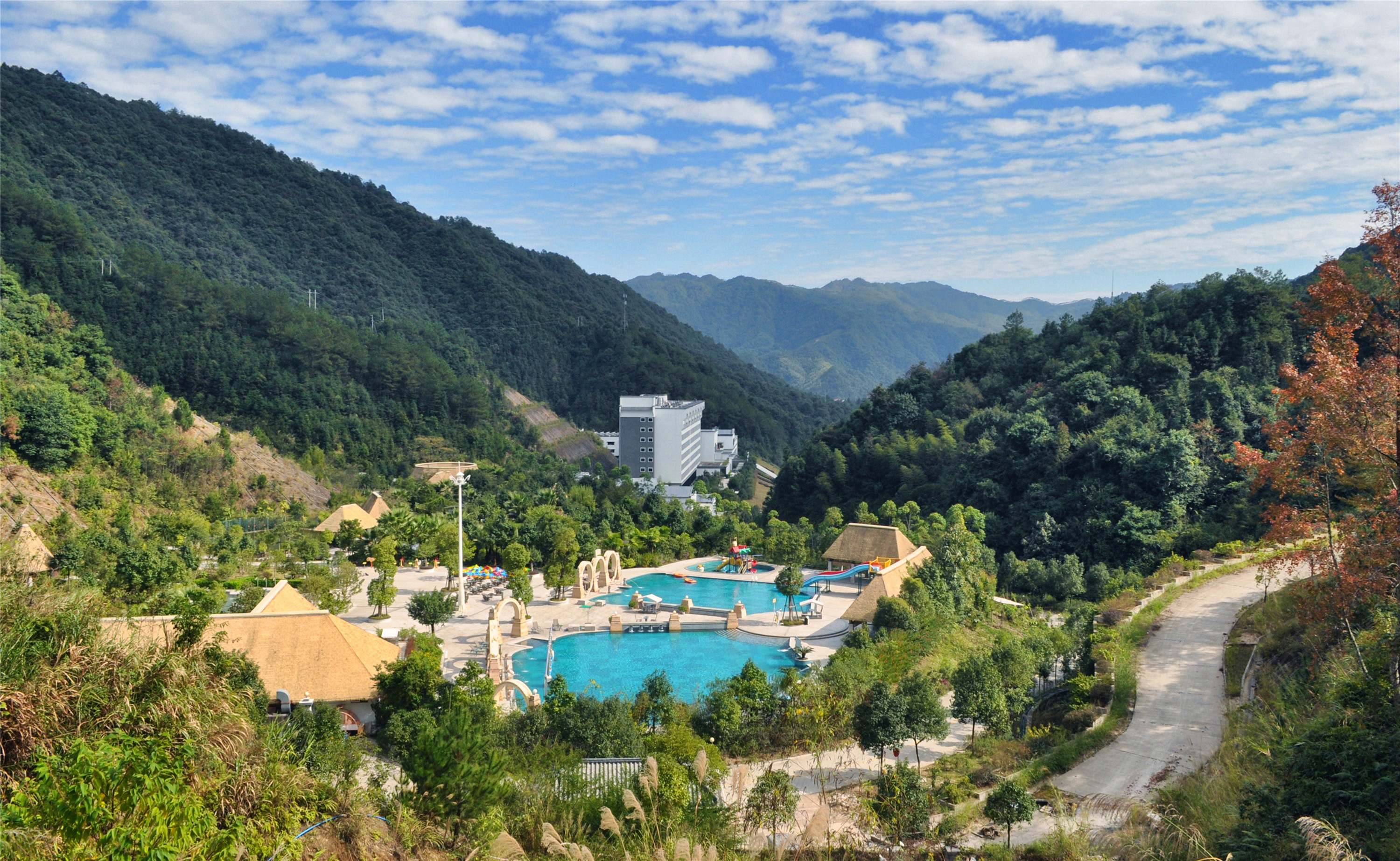 云天海温泉全景.jpg